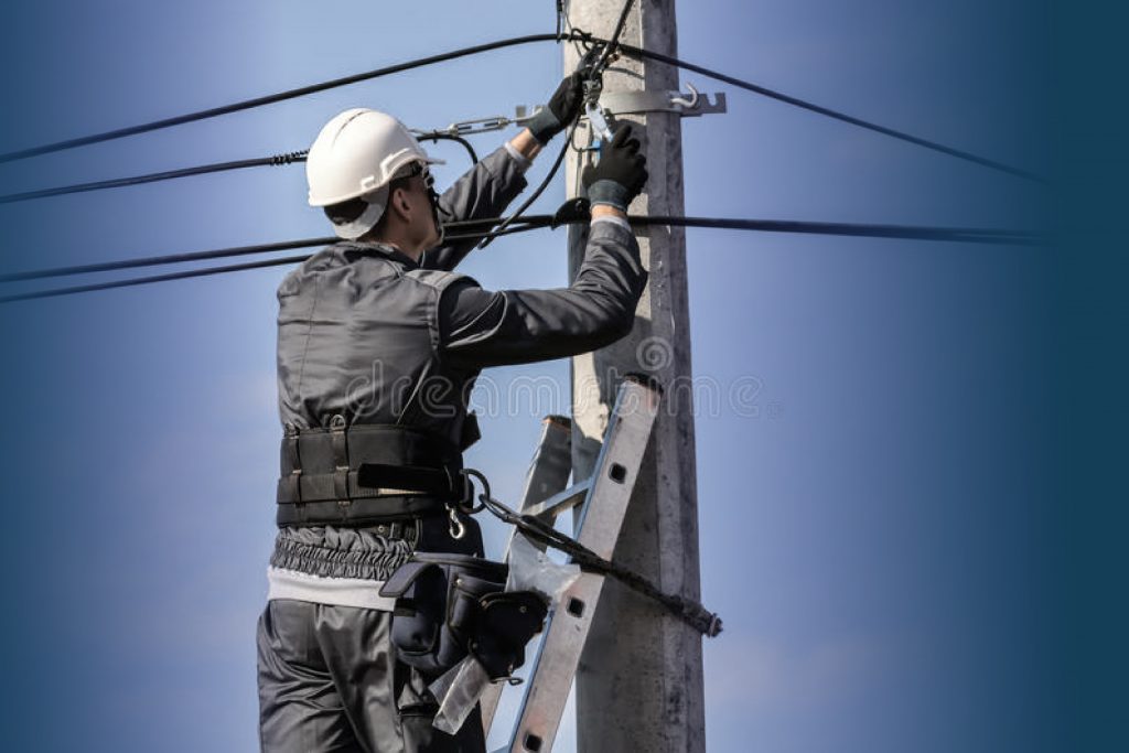 Radio and Telecom engineer in work